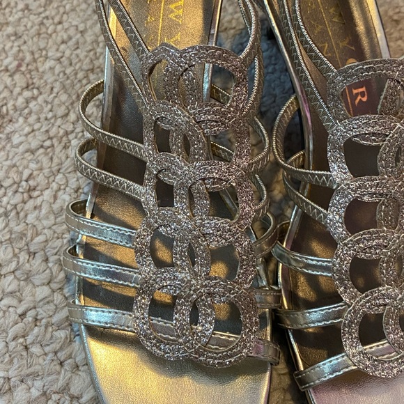 New York Transit gold heels - Picture 3 of 6